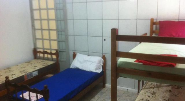Кровать в общем номере (мужской номер) Hostel Casa Da Praia Piçarras