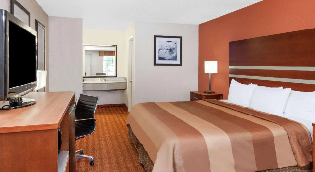 Двухместный номер Standard Days Inn by Wyndham Dalton
