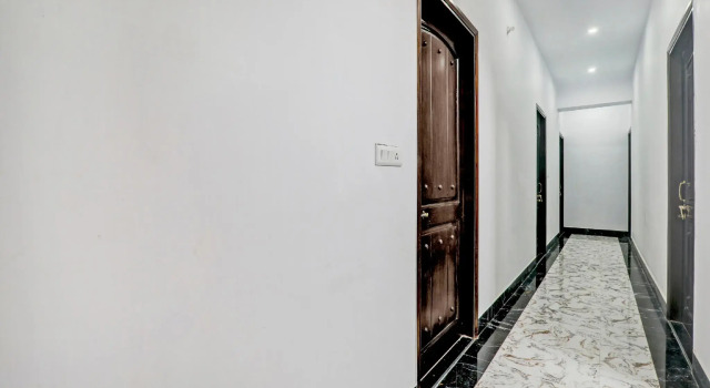 Collection O 83439 Hotel The Lemongrass, Забронировать Отель Отели Аллахабад с парковкой, Парковка