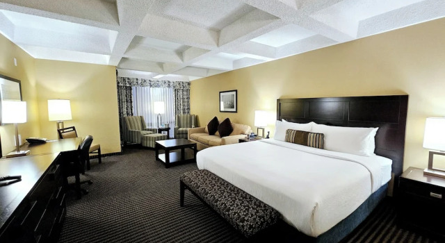Двухместный номер Standard Wyndham Edmonton Hotel and Conference Centre