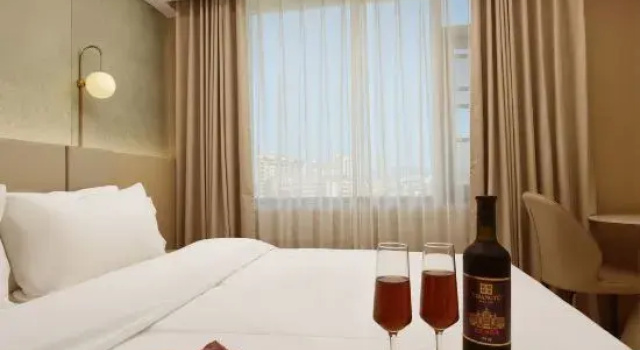 Люкс Royal  Court  Hotel
