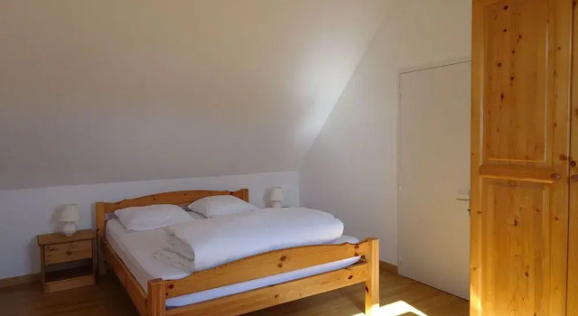 Holiday Home in Rhuys Near Plage de Rouvran, Rezerwuj Hotel Le Tour-du-Parc Bretania