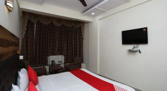 Oyo 30068 Hotel Kesar Palace