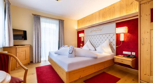 Номер Standard Schlosshotel Lacknerhof