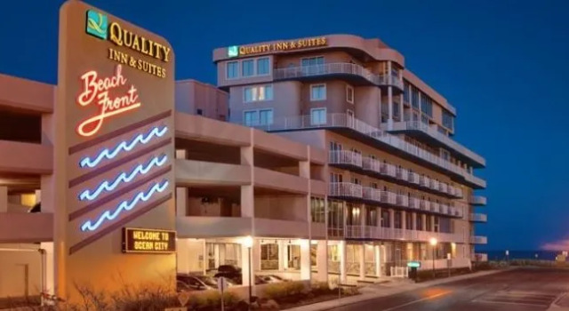 Quality Inn And Suites Beachfront, Rezerwuj Hotel Midtown 