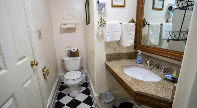 Номер Deluxe Red Garter Inn
