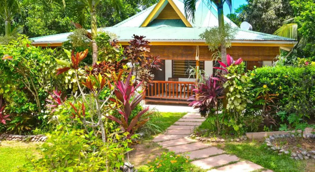 Bungalow Standard Cocotier du Rocher