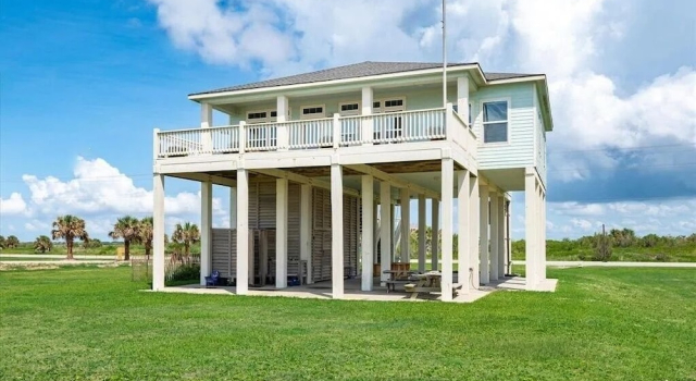 Bella Rossa 3 Bedroom Home by RedAwning