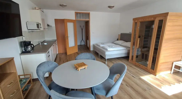 Апартаменты Comfort Apartment Honey Bee with SAUNA