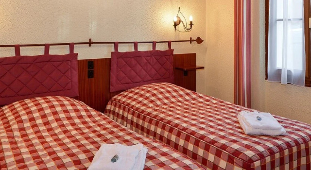 La Grange Aux Oies, Rezerwuj Hotel Souvigny-en-Sologne Francja