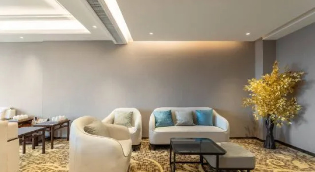 Люкс Premier Taifeng Hotel (Qujing Wanda Bund)