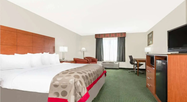 Ramada Hotel & Conference Center by Wyndham Lexington North, Buchen Sie Hotel Hotels in Kentucky mit Parkplatz, Parkplätze
