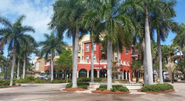 Апартаменты Luxury 3 Bed Condo at Popular Esplanade Overlooking Smokehouse Bay