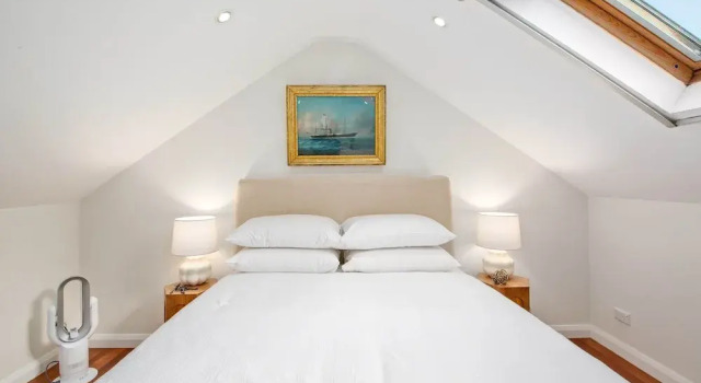Апартаменты Stylish 2-bed House With Private Courtyard