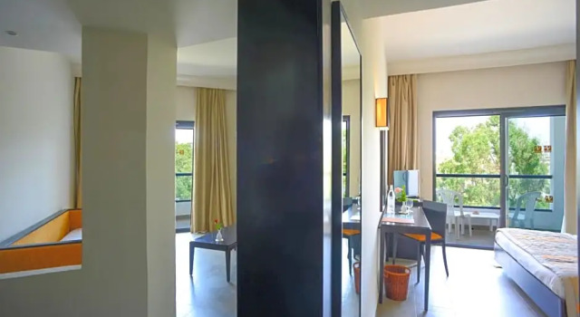 Семейный номер Standard с видом на море Nozha Beach Resort & Spa