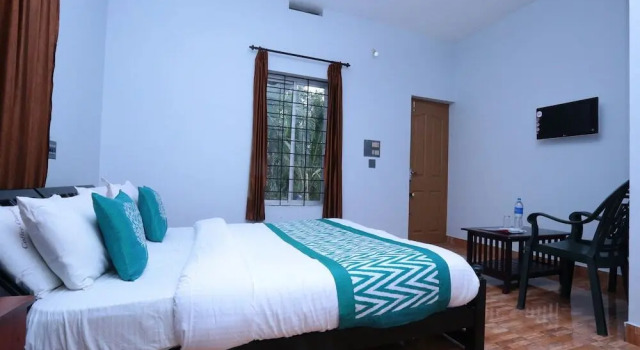 Coffee County, Book Hotel Sulthan Bathery 