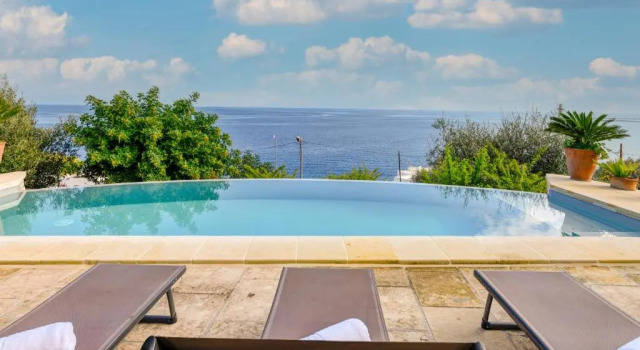 Вилла VILLA SOLELUNA 7&1, Emma Villas