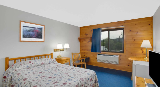 Двухместный номер Standard Super 8 by Wyndham Lake George/Warrensburg Area