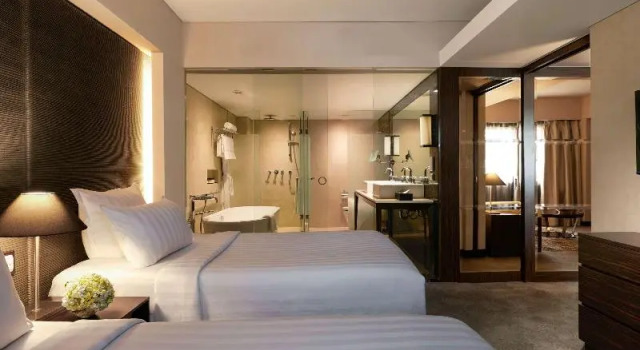 Двухместный номер Deluxe с балконом Pullman Jakarta Indonesia