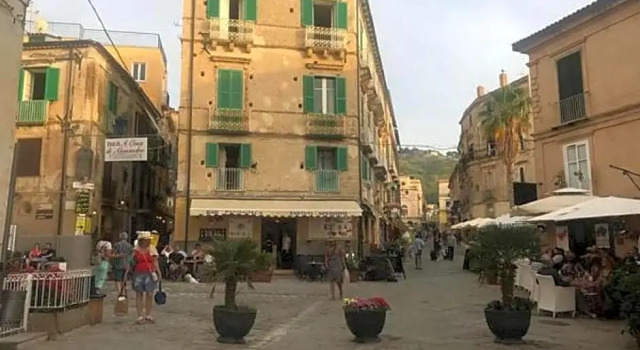 Sweet Home B&B, Book Bed and Breakfast San Ferdinando Calabria