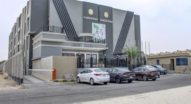Capital O 581 Goldish Hotel