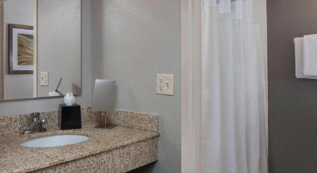 Четырёхместный номер Standard Courtyard by Marriott Daytona Beach Speedway/Airport