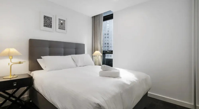 Sleek Southbank 2-bed Apartment With Balcony Views