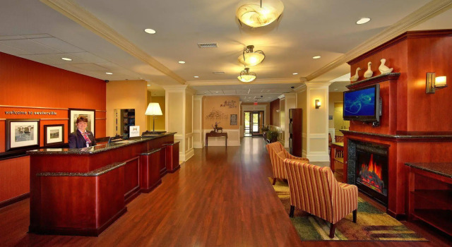 Hampton Inn & Suites Sevierville at Stadium Drive, Забронировать Отель Кодак Теннесси, рядом с Tennessee Smokies Minor League Baseball and Smokies Park