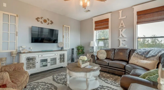 Апартаменты с 3 комнатами с балконом Jonestown Condo on Lake Travis w/ 2 Balconies!