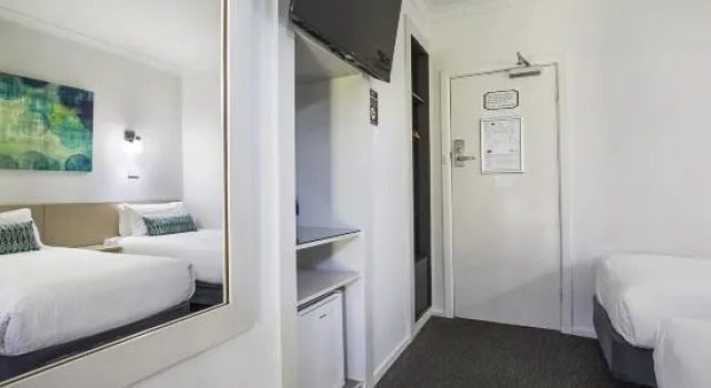 Двухместная студия Skyways Hotel Airport West