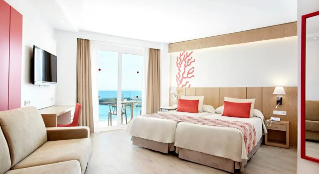 Camera doppia Superior con vista mare Universal Hotel Perla