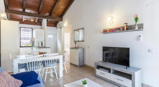 Stunning Home in Cervar Porat With Wifi and 2 Bedrooms