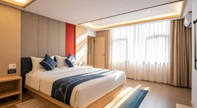 Люкс Premium Jifeng International Hotel (Mangshi Airport Branch)