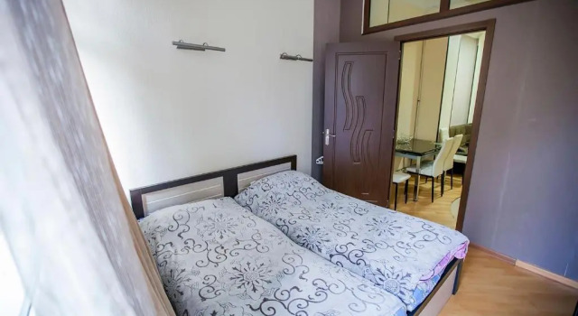 Sweet Home Apartment, Buchen Sie Ferienwohnung Saburtalo Tiflis
