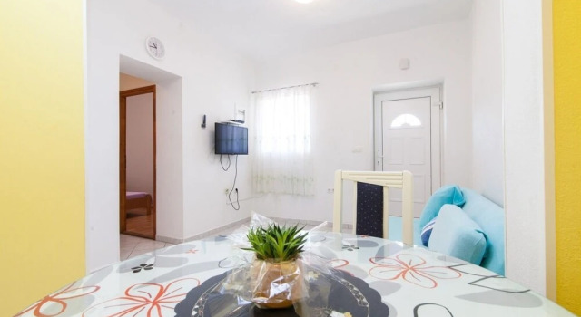 Villa Vinko - With Four Rooms - H, Rezerwuj Willa Hotele w Split-Dalmatia County z parkingiem, Parking