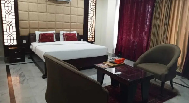 Номер Executive Babar Khan Hotel
