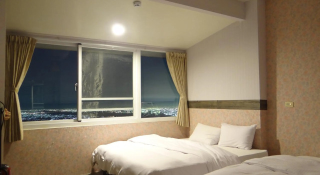 Sky lounge B&B, จอง ที่พักพร้อมอาหารเช้า Lugu Nantou