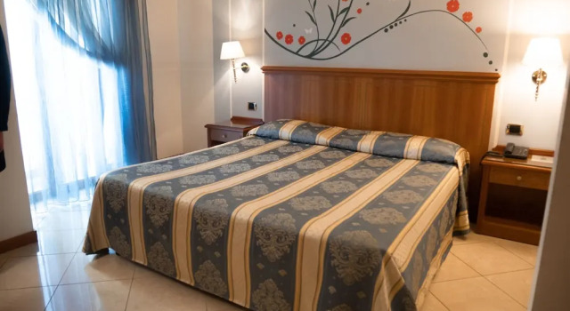 Трёхместный номер Classic Dipendenza Hotel Londra