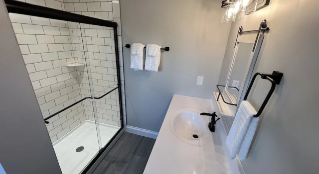 Номер Superior Homestay on Main by Twin Lakes Creamery