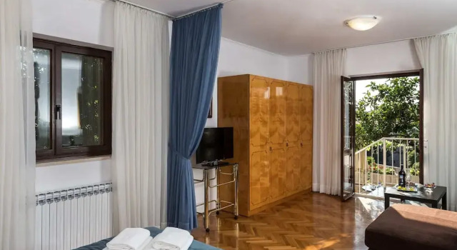 Apartment Vukic - Studio Apartment With Terrace and Garden View