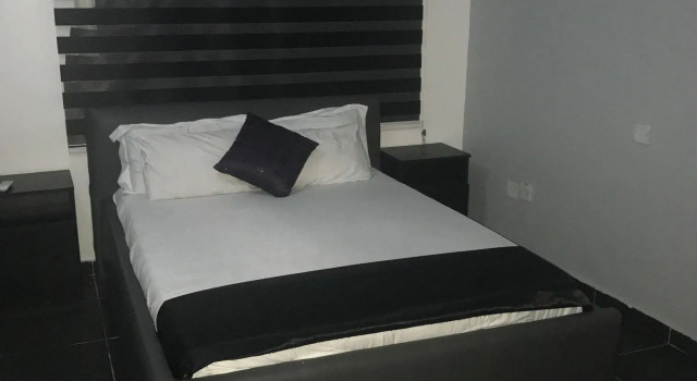 Grand Condo, Reserva ahora Apartamento Hoteles en Eti-Osa con piscina, Piscina