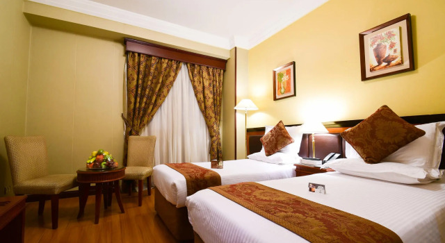 Люкс с 2 комнатами Al Ansar Golden Tulip