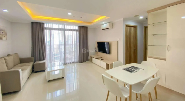 Apt Pejaten Park 2 BR Luas dgn Swim Pool & Netflix, Prenota Appartamento Giacarta Jakarta Province