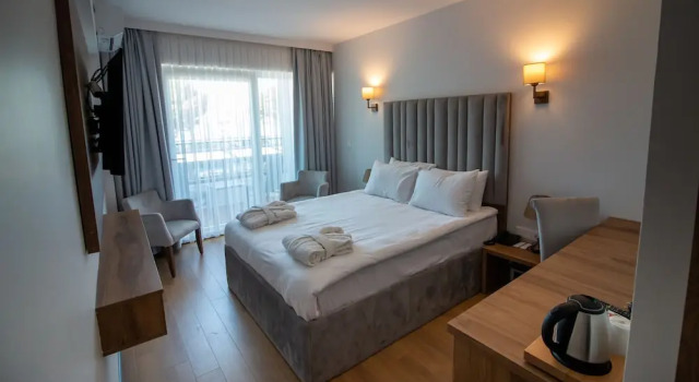 Двухместный номер Standard с видом на озеро Lake Li̇fe Hotel