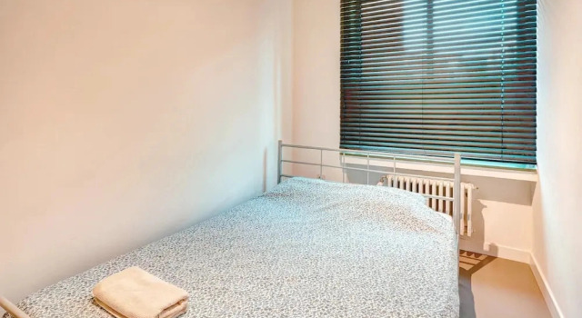 Chic Meir Stay for 9 With Balcony