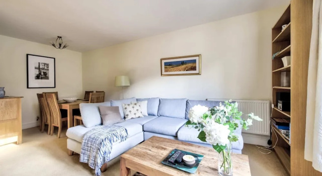 Guestready - Bright, Spacious 2bdr Flat, Забронировать Отель Отели Эдинбурга 3 звезды, рядом с Church of St Andrew &amp; St George, 3*