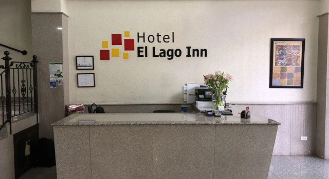 Hotel El Lago Inn