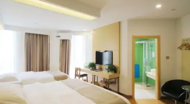 Семейный люкс GreenTree Inn Shanghai Minxing Beiqiao Station Express Hotel