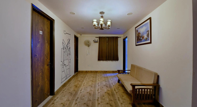 Hotel Nirvana Inn BY ASPL, Забронировать Отель Нойда штат Уттар-Прадеш, рядом с The Great India Place