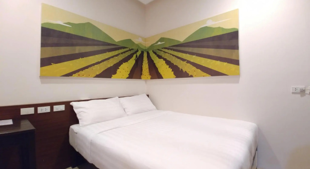 Студия с балконом Bed and Bath Serviced Suites